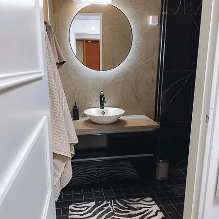 Sapelin Airbnb, 公寓 Parkano